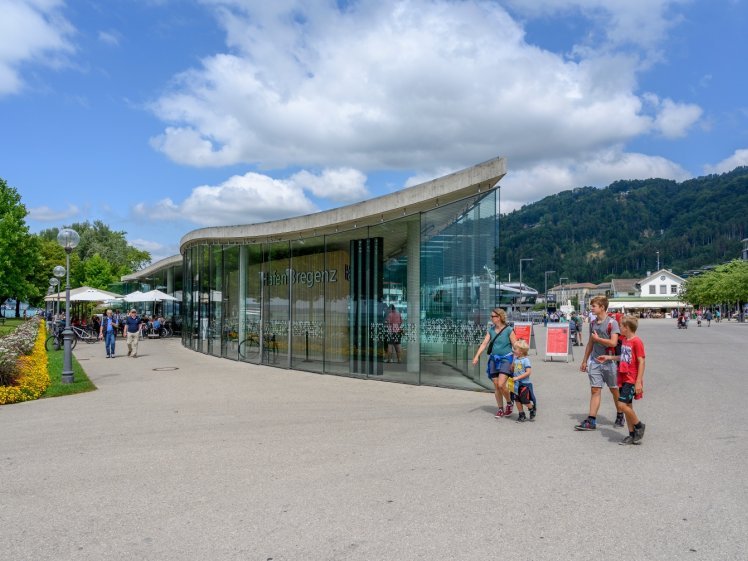 Hafen Bregenz, Gebäude "Die Welle" mit Ticketbüro der Vorarlberg Lines